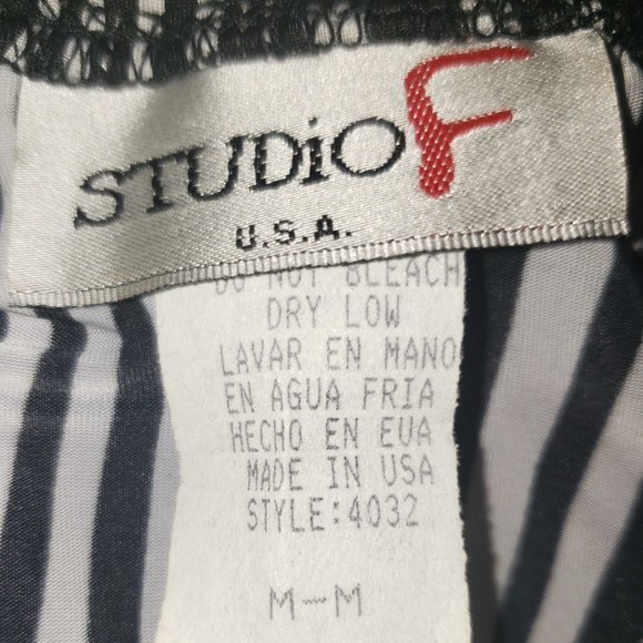 Studio F women's Size Medium Pants Jumper, Straps around the neck - Pre-Owned - Picture 2 of 5